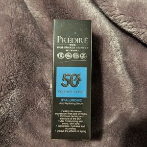 Prédiré Paris Hyaluronic Acid Serum - Black and Blue